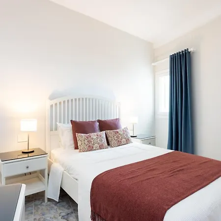 Home2book Stunning Beachfront House With Sea Views