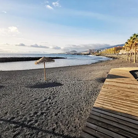 Home2book Stunning Beachfront House With Sea Views Сasa de vacaciones *