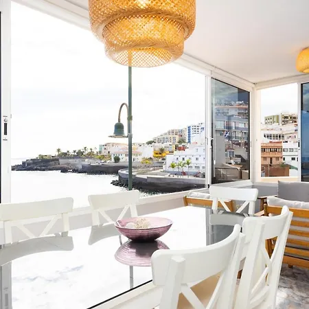 Home2book Stunning Beachfront House With Sea Views Сasa de vacaciones