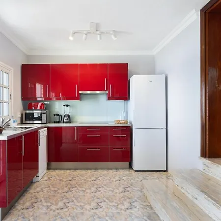 Сasa de vacaciones Home2book Stunning Beachfront House With Sea Views