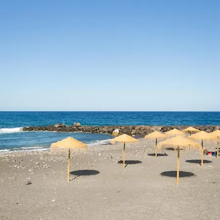 Home2book Stunning Beachfront House With Sea Views Сasa de vacaciones *