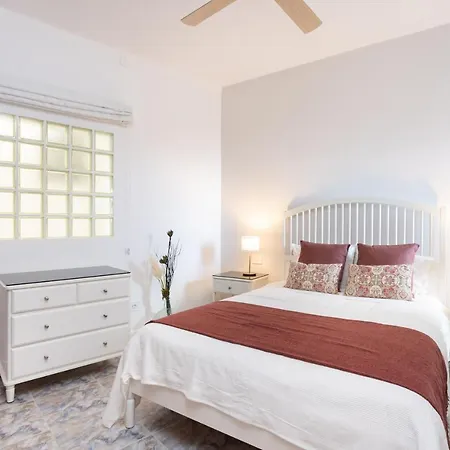 Сasa de vacaciones Home2book Stunning Beachfront House With Sea Views