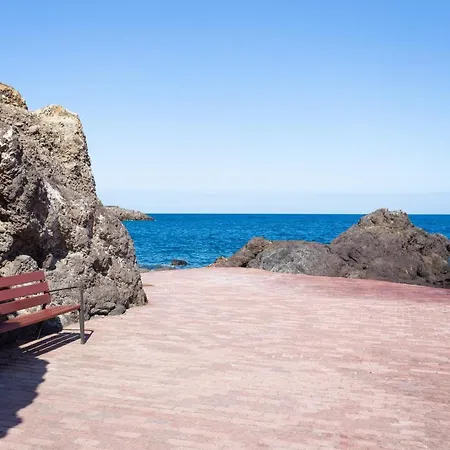 Home2book Stunning Beachfront House With Sea Views Сasa de vacaciones Candelaria