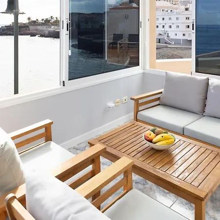 Сasa de vacaciones Home2book Stunning Beachfront House With Sea Views *