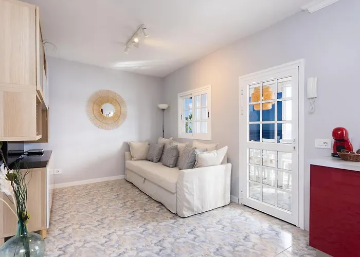 Home2book Stunning Beachfront House With Sea Views Hébergement de vacances *