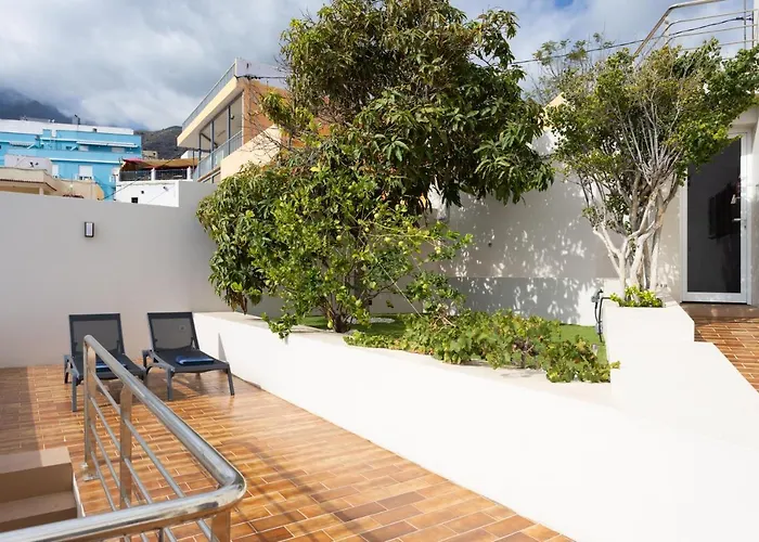 Hébergement de vacances Home2book Stunning Beachfront House With Sea Views *
