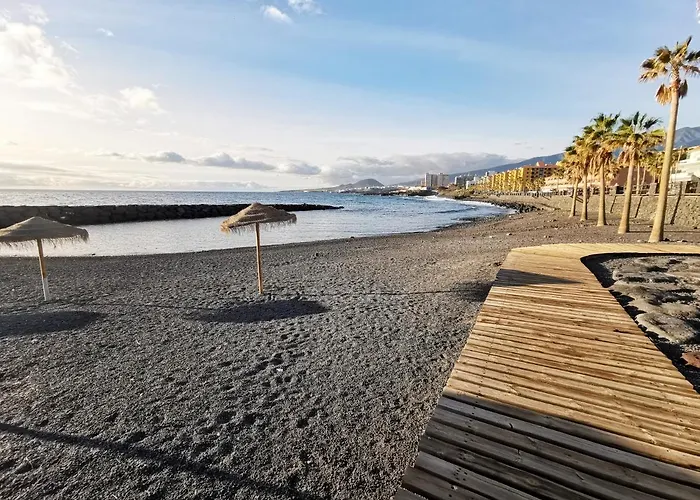Home2book Stunning Beachfront House With Sea Views Hébergement de vacances *