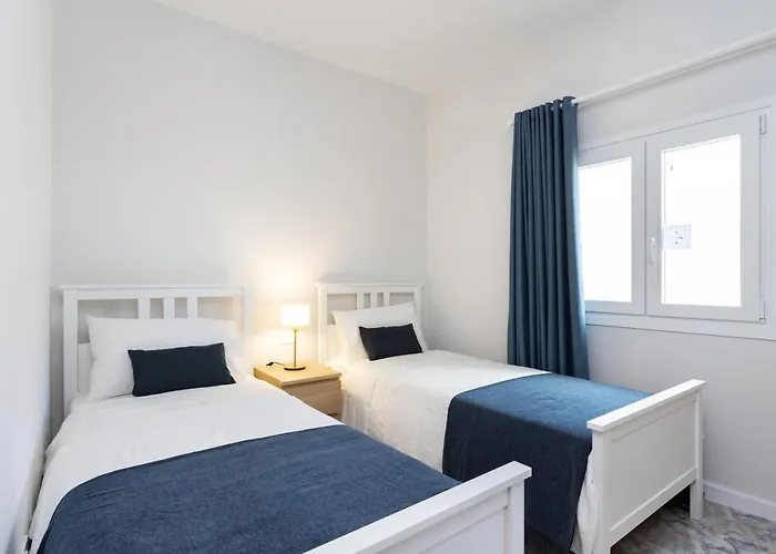 Hébergement de vacances Home2book Stunning Beachfront House With Sea Views