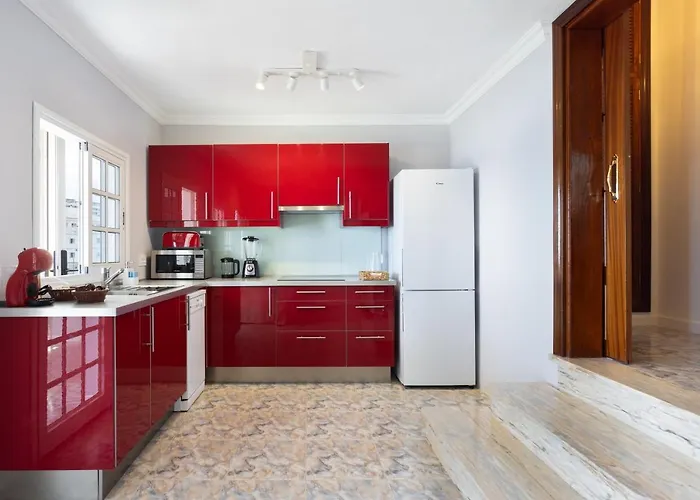 Hébergement de vacances Home2book Stunning Beachfront House With Sea Views