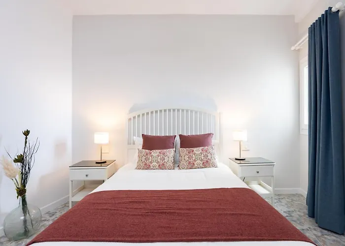 Home2book Stunning Beachfront House With Sea Views Hébergement de vacances *